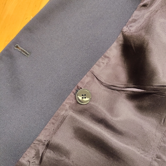 Vintage Jones New York Double breasted navy blue blazer, size 10 - Picture 11 of 12